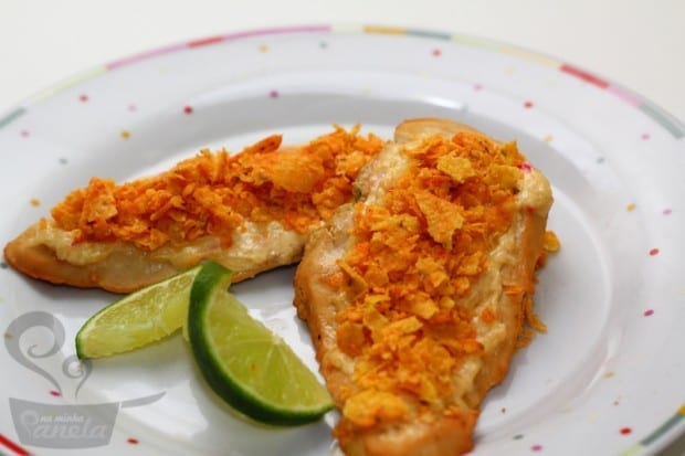 frango com crocante de doritos