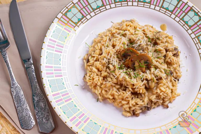 Risoto de cogumelo paris delicioso e fácil de fazer