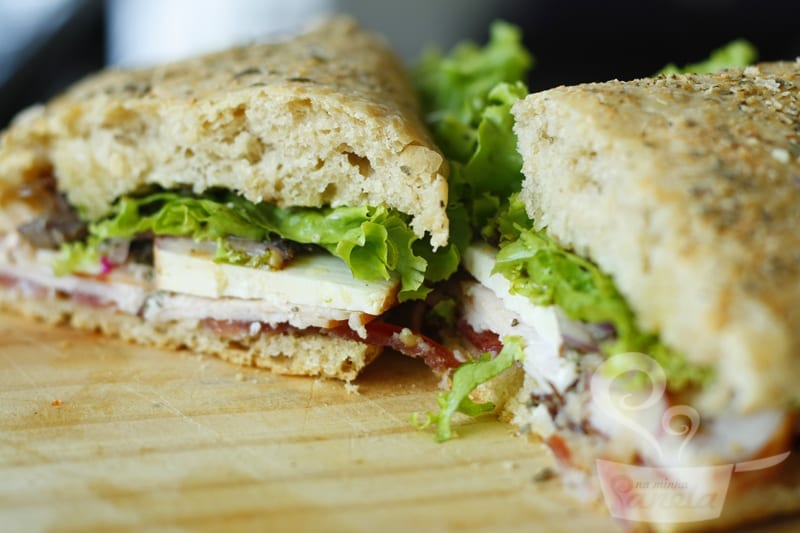 pão de parmesão e orégano