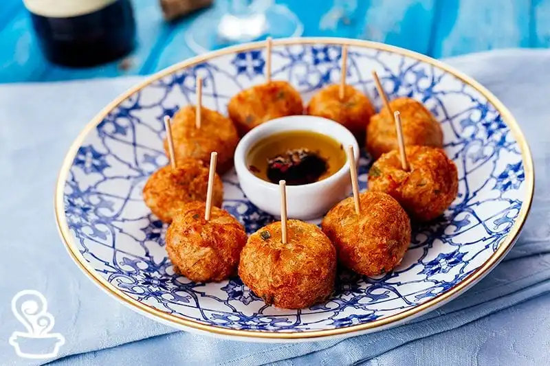 Bolinho de bacalhau com aipim