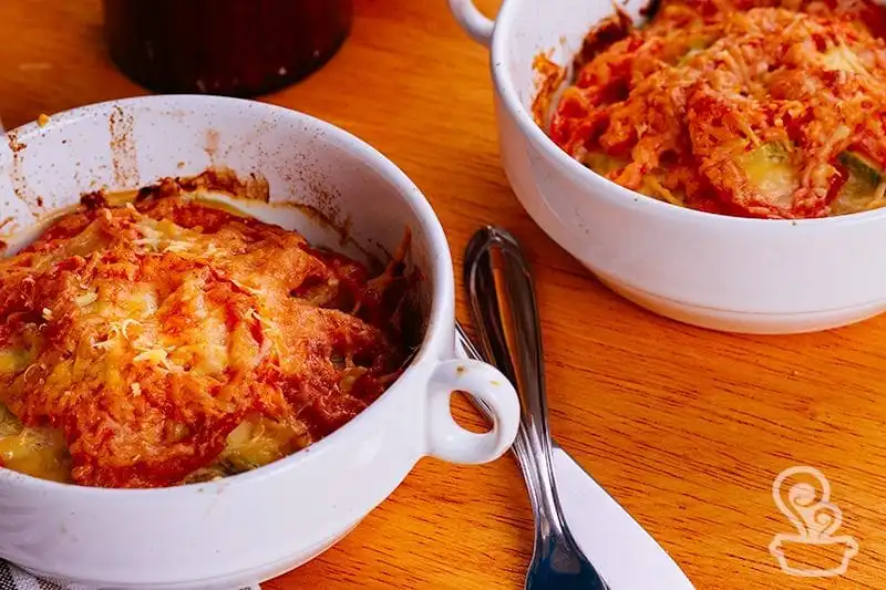 Gratinado de abobrinha e tomate