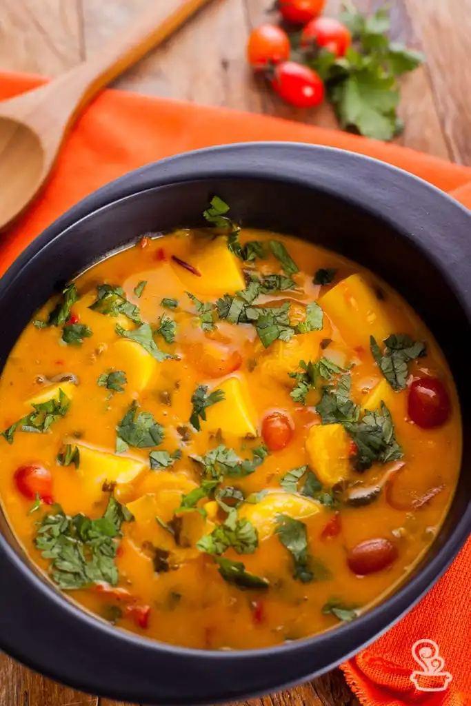 Moqueca de palmito e banana da terra