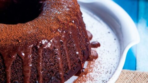 bolo de chocolate fofinho e molhadinho