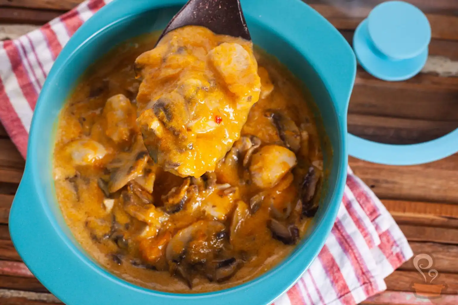 Frango no creme de abóbora com cogumelos