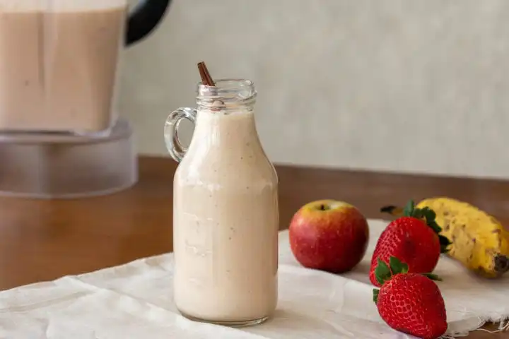 Iogurte caseiro com frutas