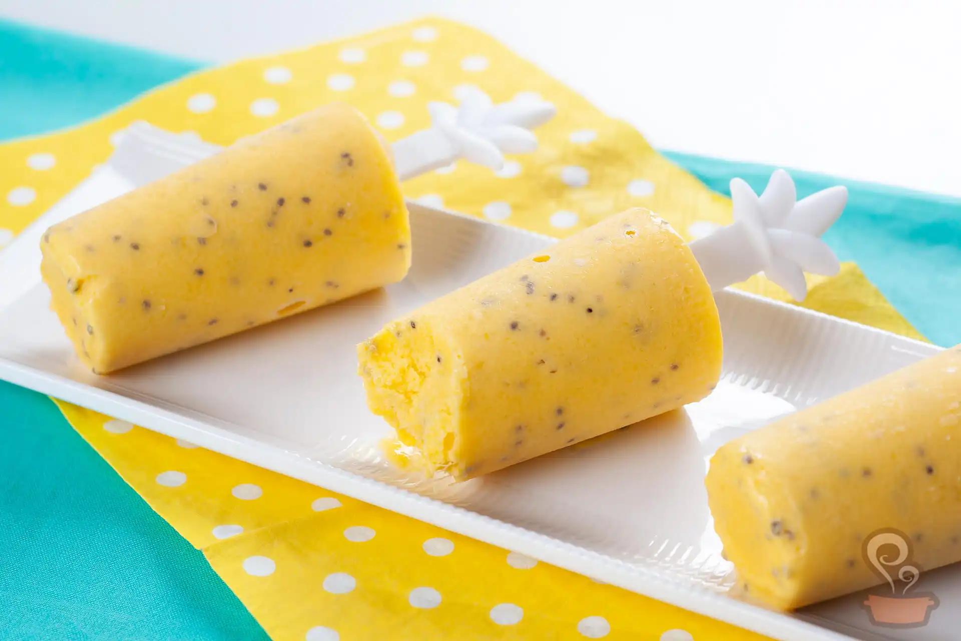 Picolé de manga com iogurte Picolé de manga com iogurte