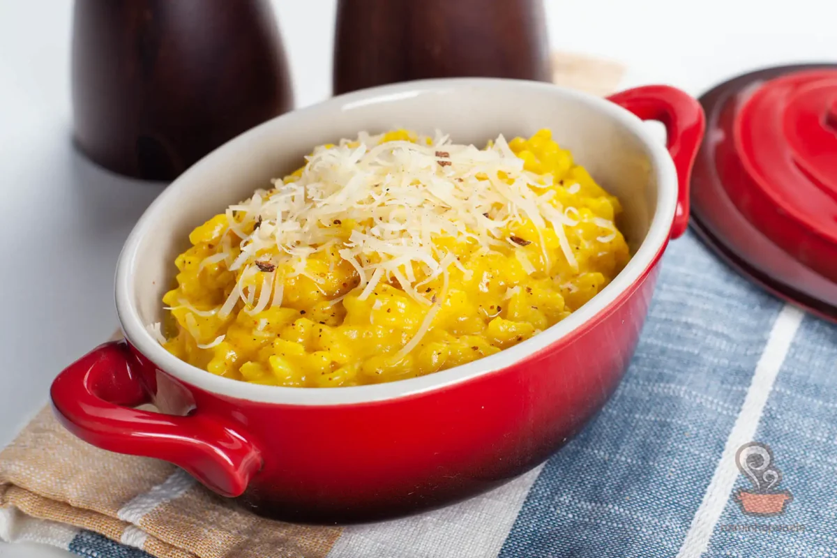 Risoto milanês - naminhapanela.com