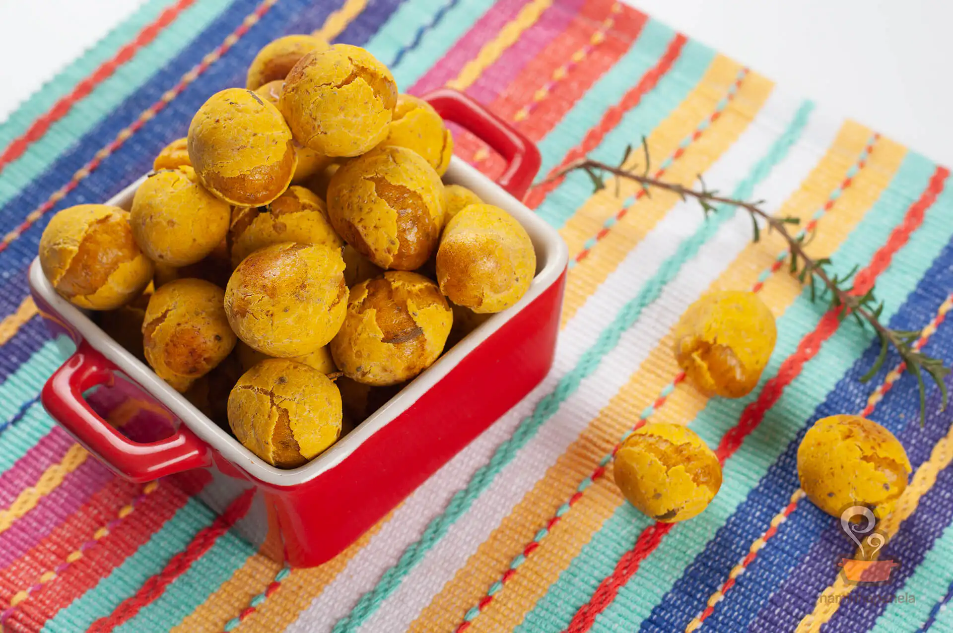 Pãezinhos de abóbora e alecrim