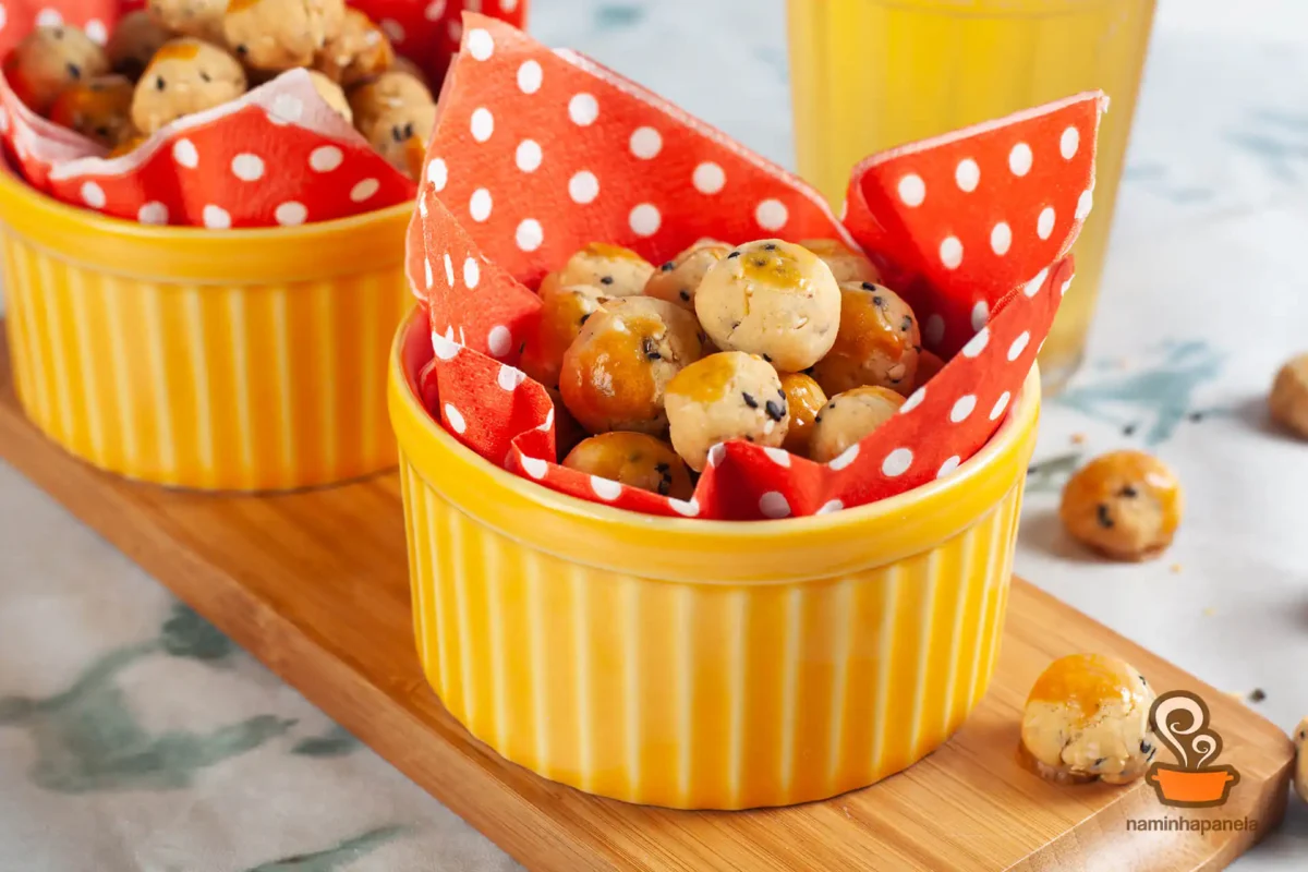 Biscoito de queijo com gergelim - naminhapanela.com