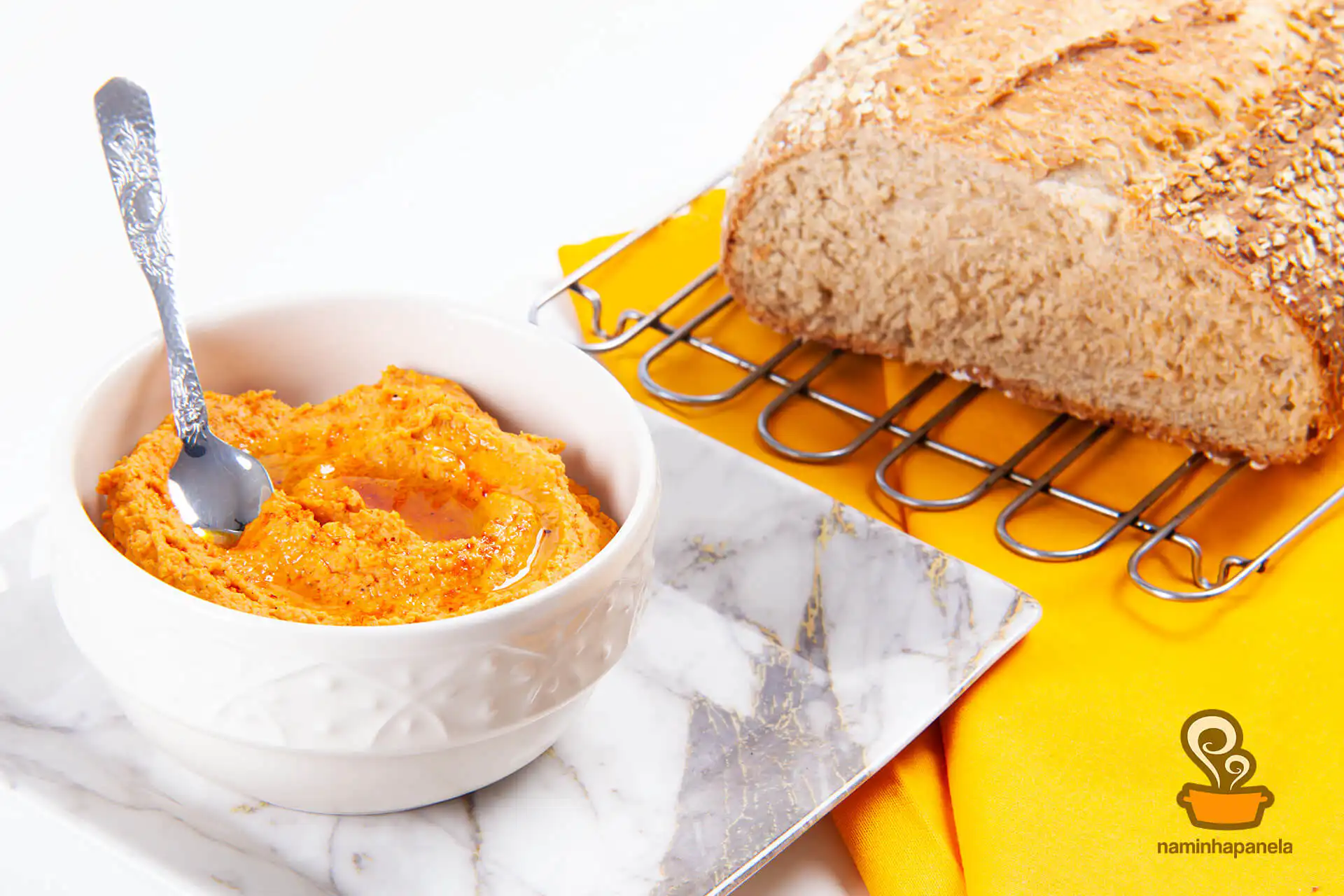 Homus de pimentão vermelho