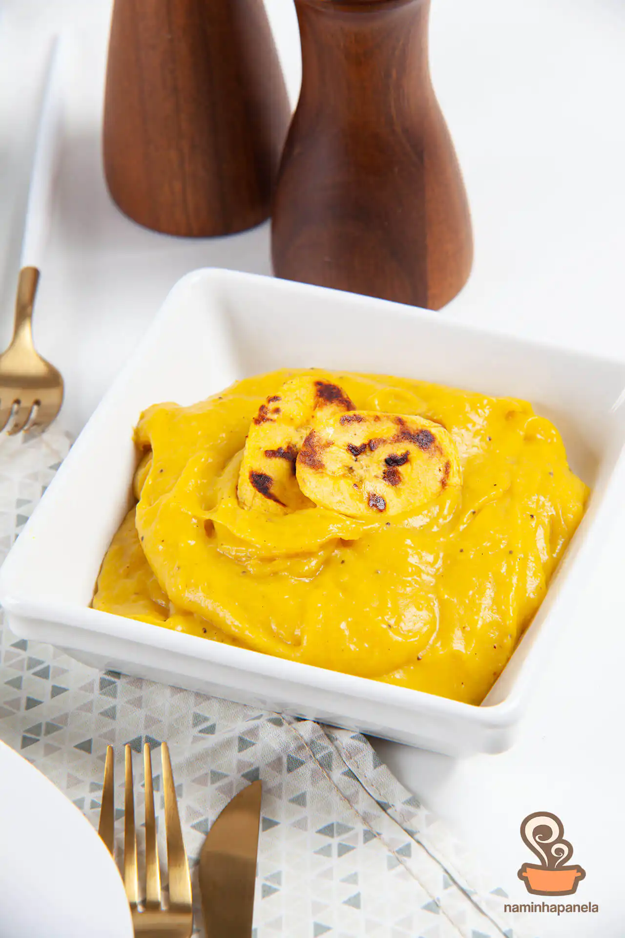 Purê de banana da terra - naminhapanela.com