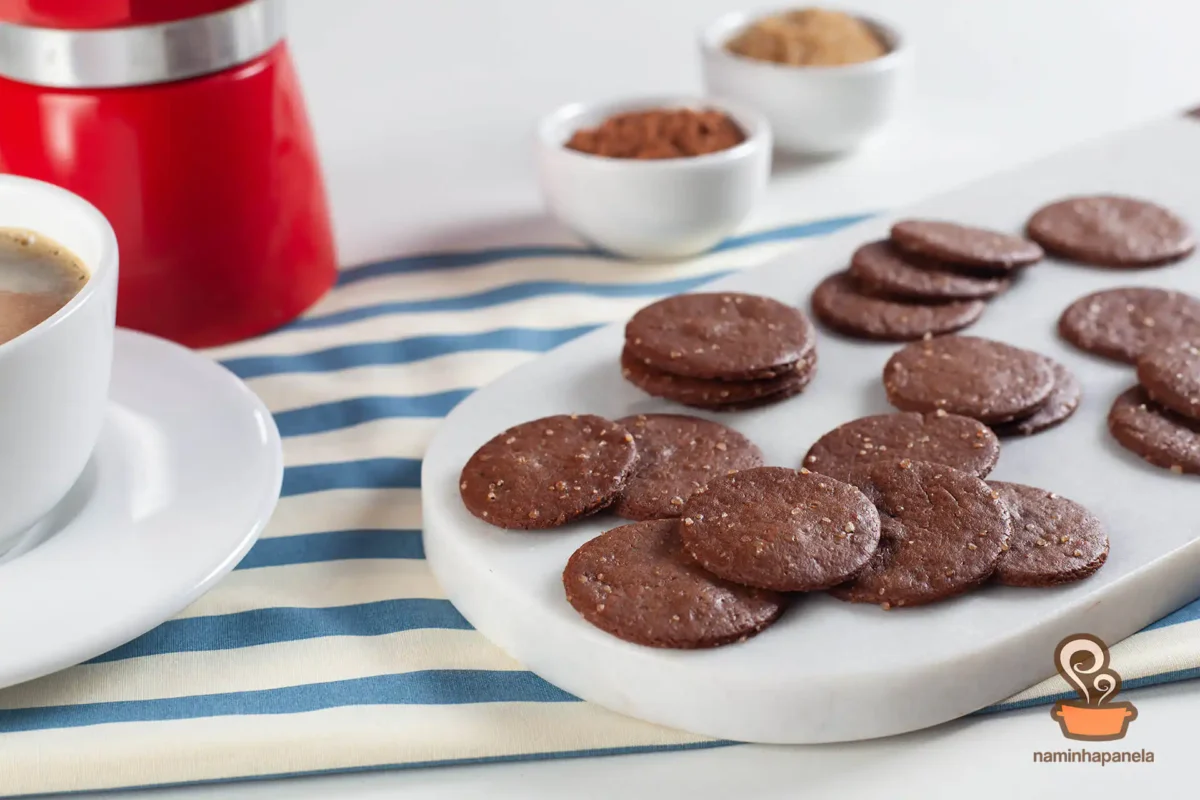 Biscoito de chocolate fácil - naminhapanela.com