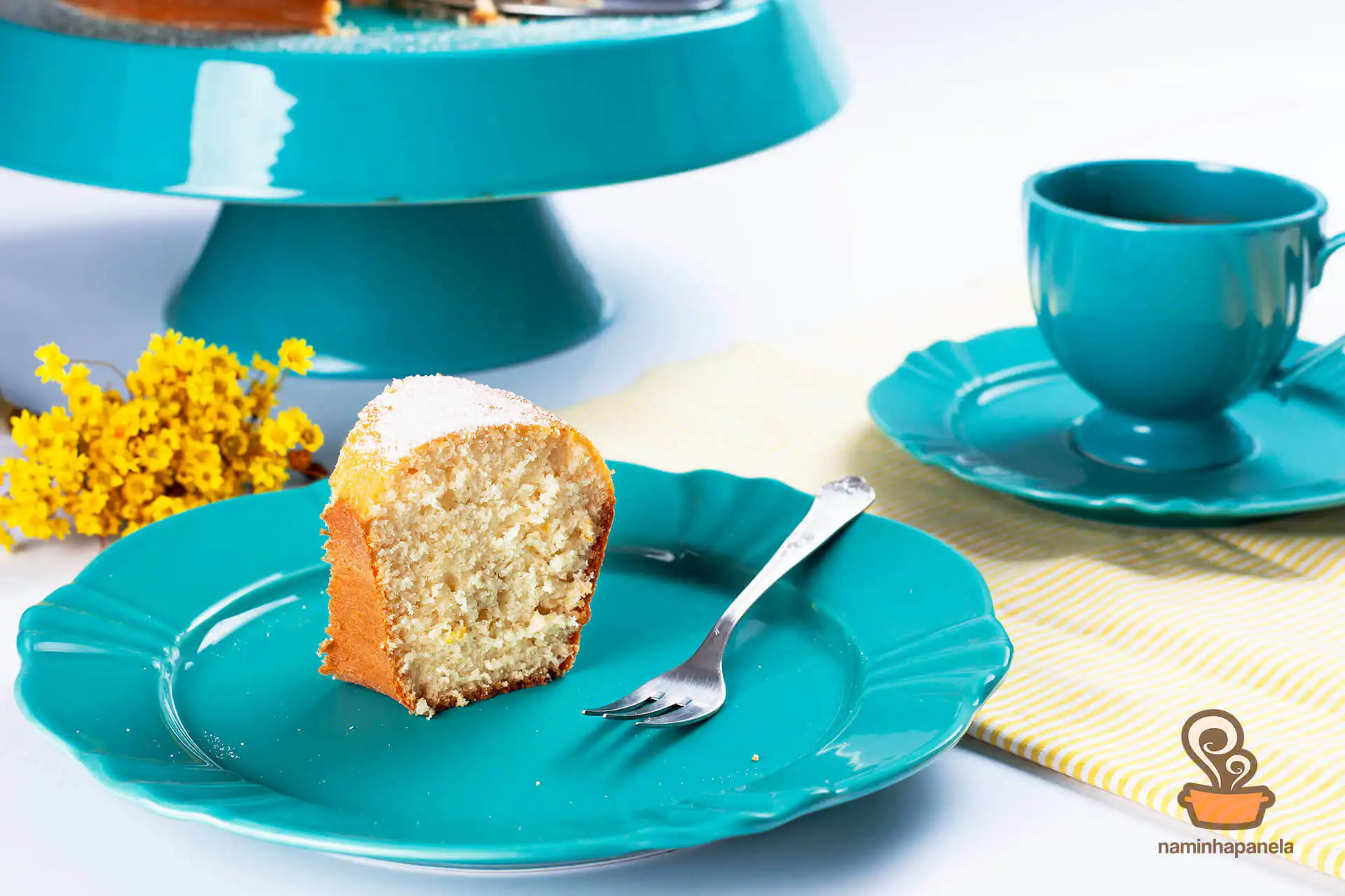 Bolo simples com toque de laranja