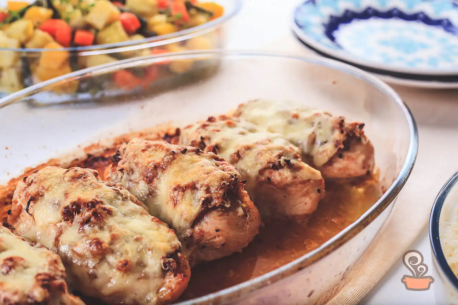 Frango gratinado com cebola caramelizada