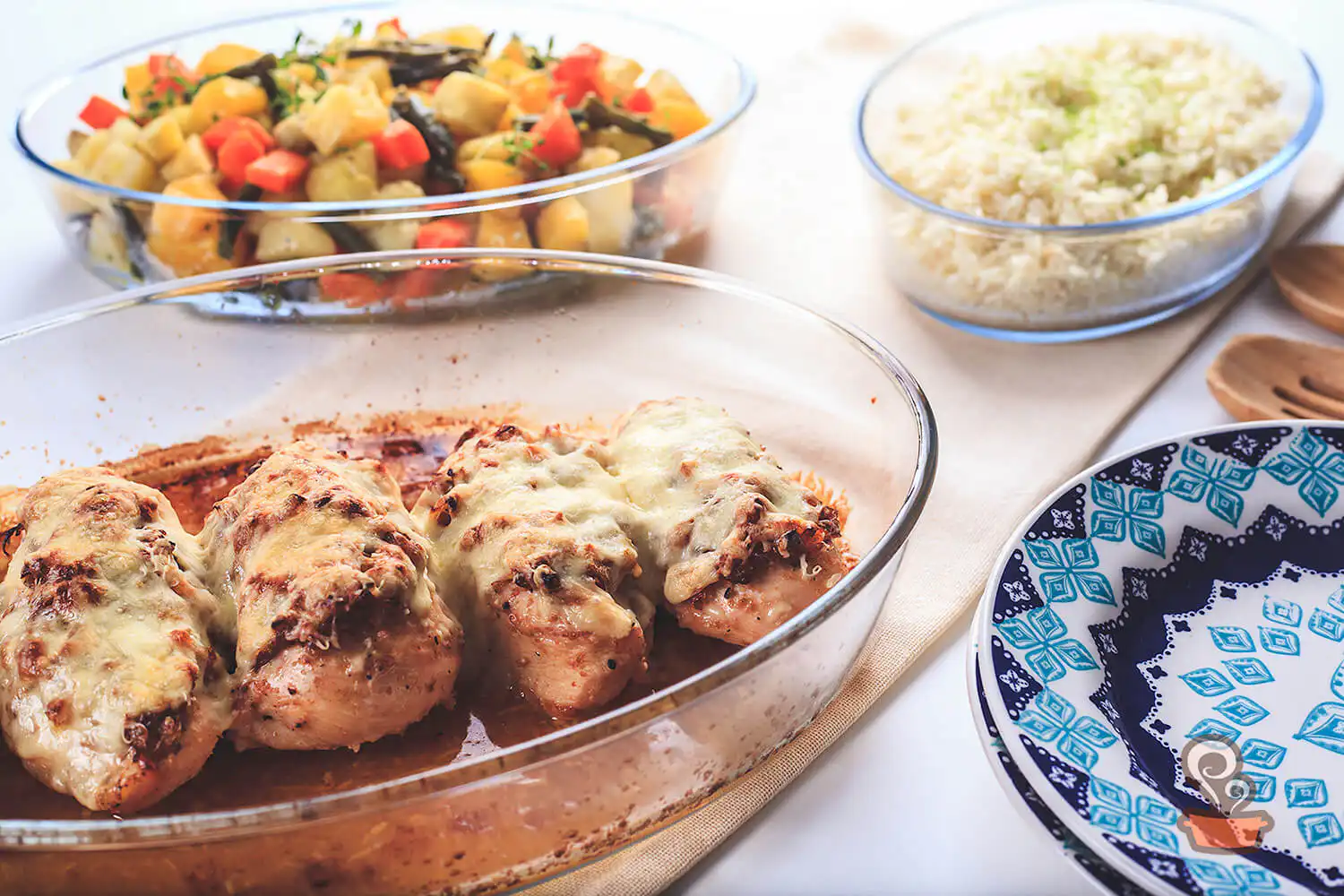 Frango gratinado com cebola caramelizada