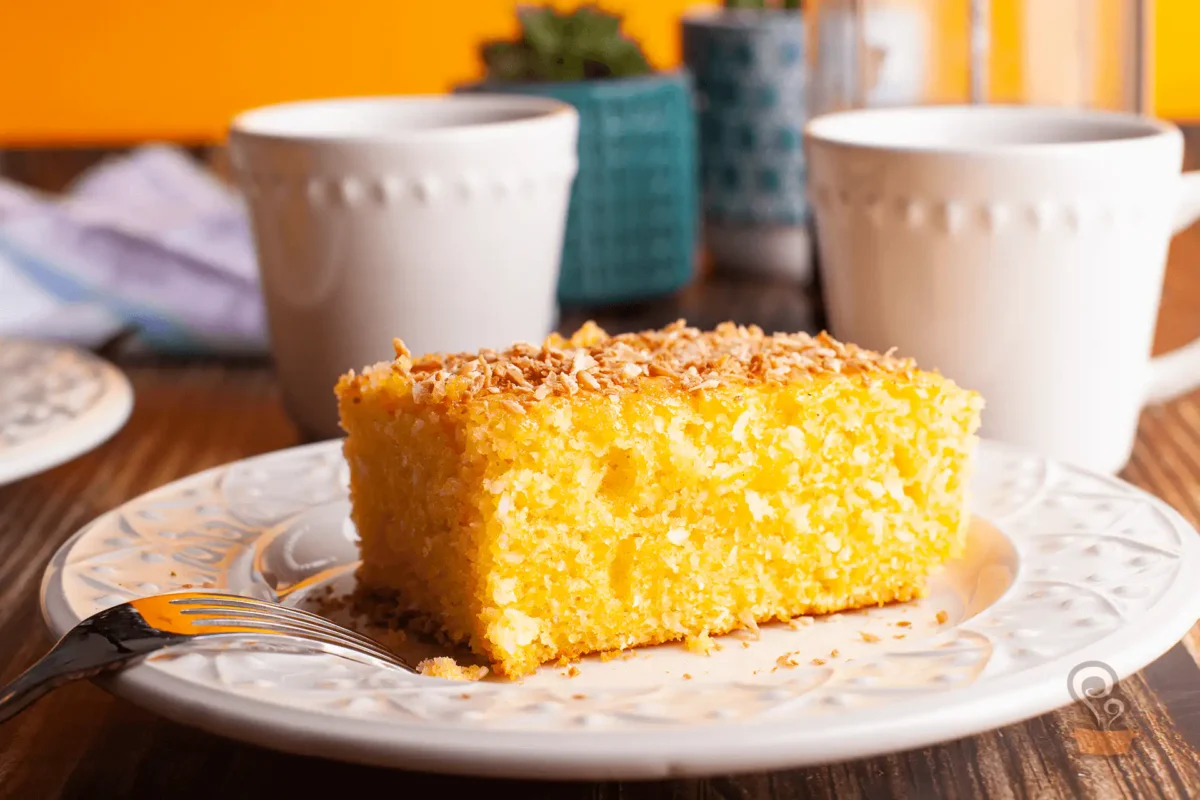Bolo de fubá com coco