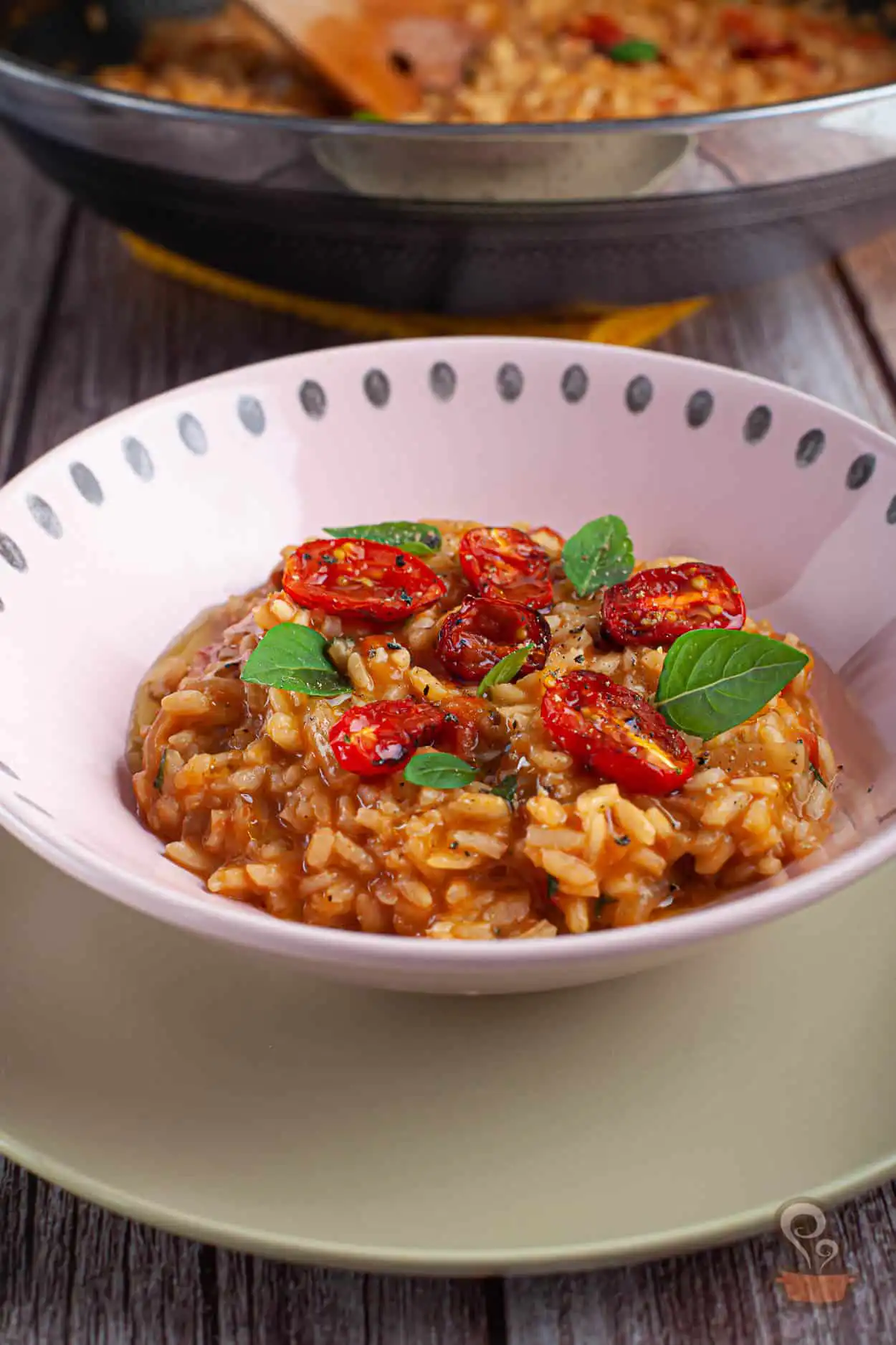 Risoto de tomate com cebola caramelizada Risoto de tomate com cebola caramelizada