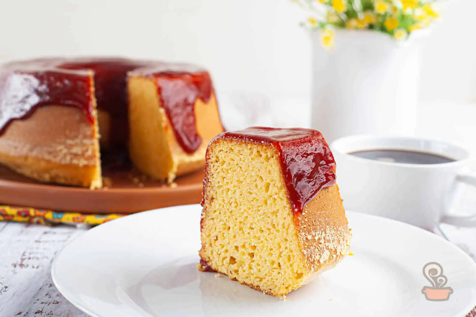 Bolo de fubá com leite condensado