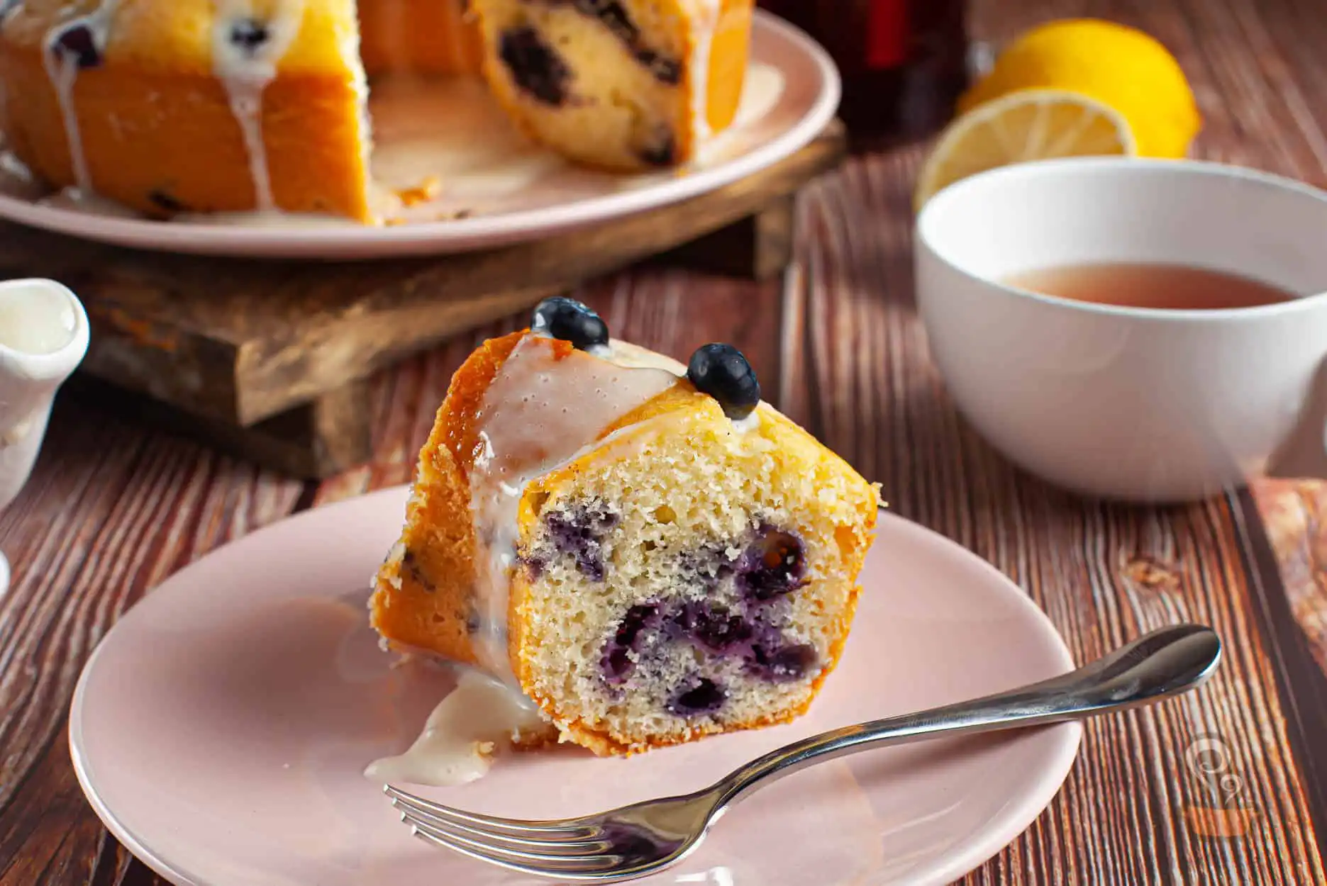 Bolo de limão com mirtilos