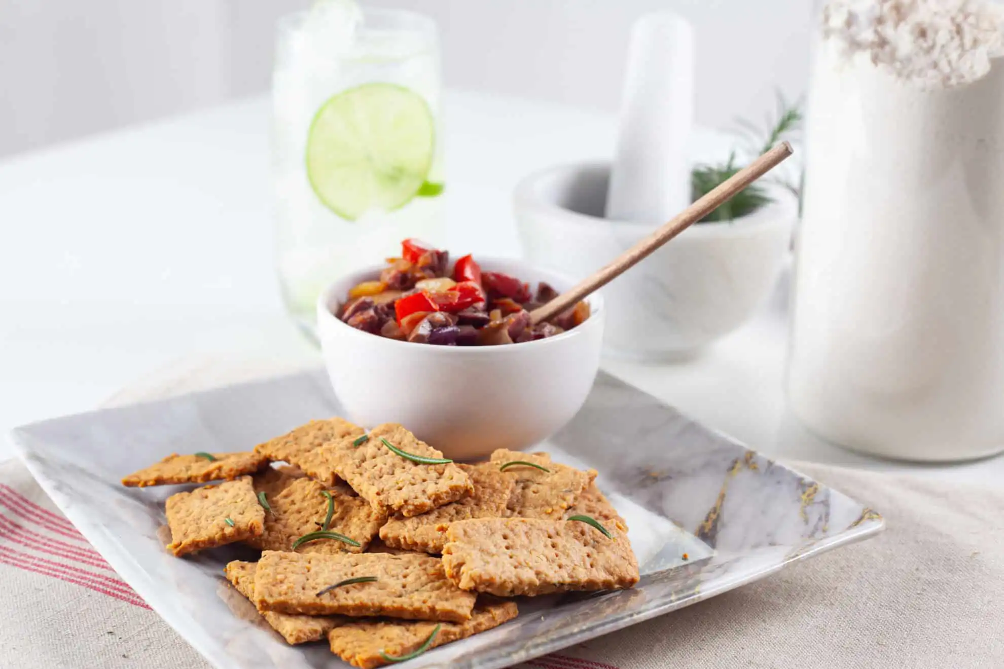 Biscoito de queijo e alecrim