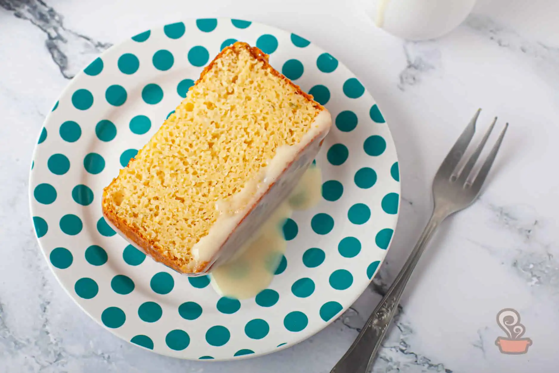 Bolo de limão com leite condensado