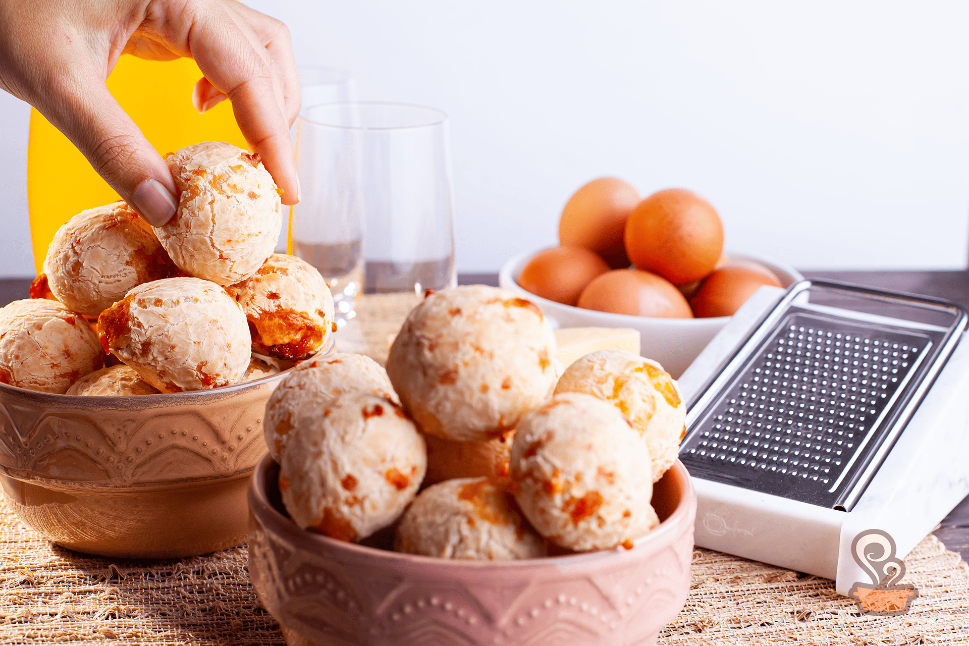 Pão de queijo recheado